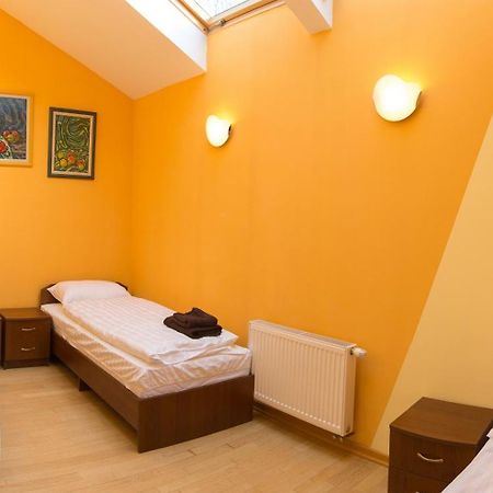 10 Rooms Лвив Екстериор снимка