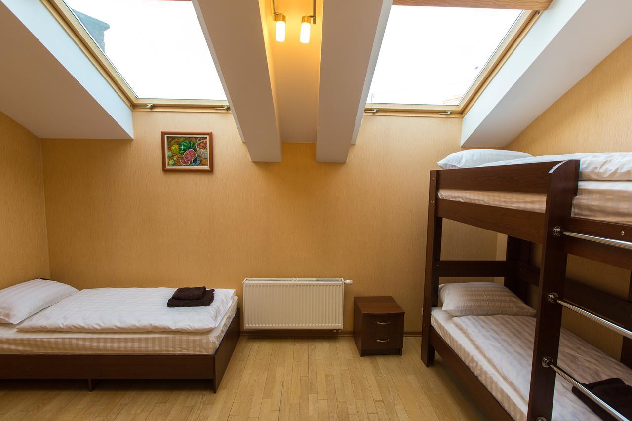 10 Rooms Лвив Екстериор снимка