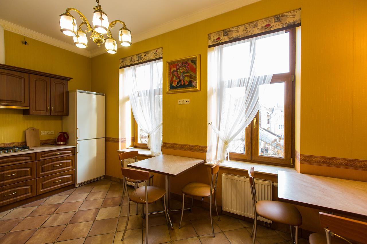 10 Rooms Лвив Екстериор снимка
