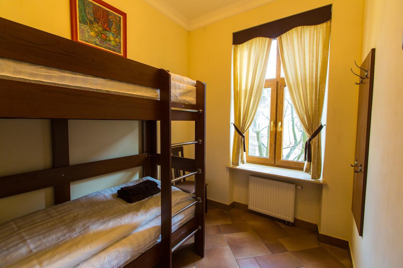 10 Rooms Лвив Екстериор снимка