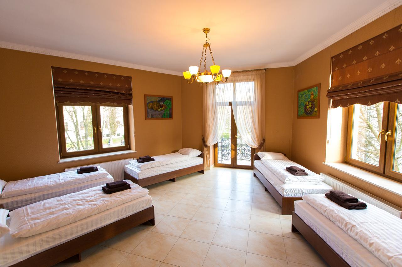 10 Rooms Лвив Екстериор снимка