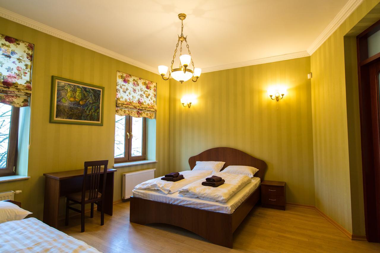 10 Rooms Лвив Екстериор снимка