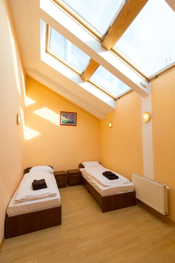 10 Rooms Лвив Екстериор снимка