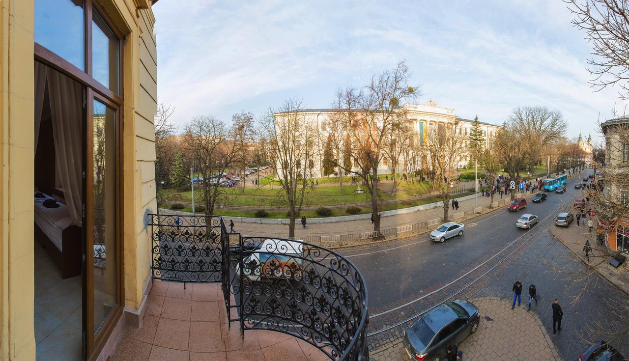10 Rooms Лвив Екстериор снимка