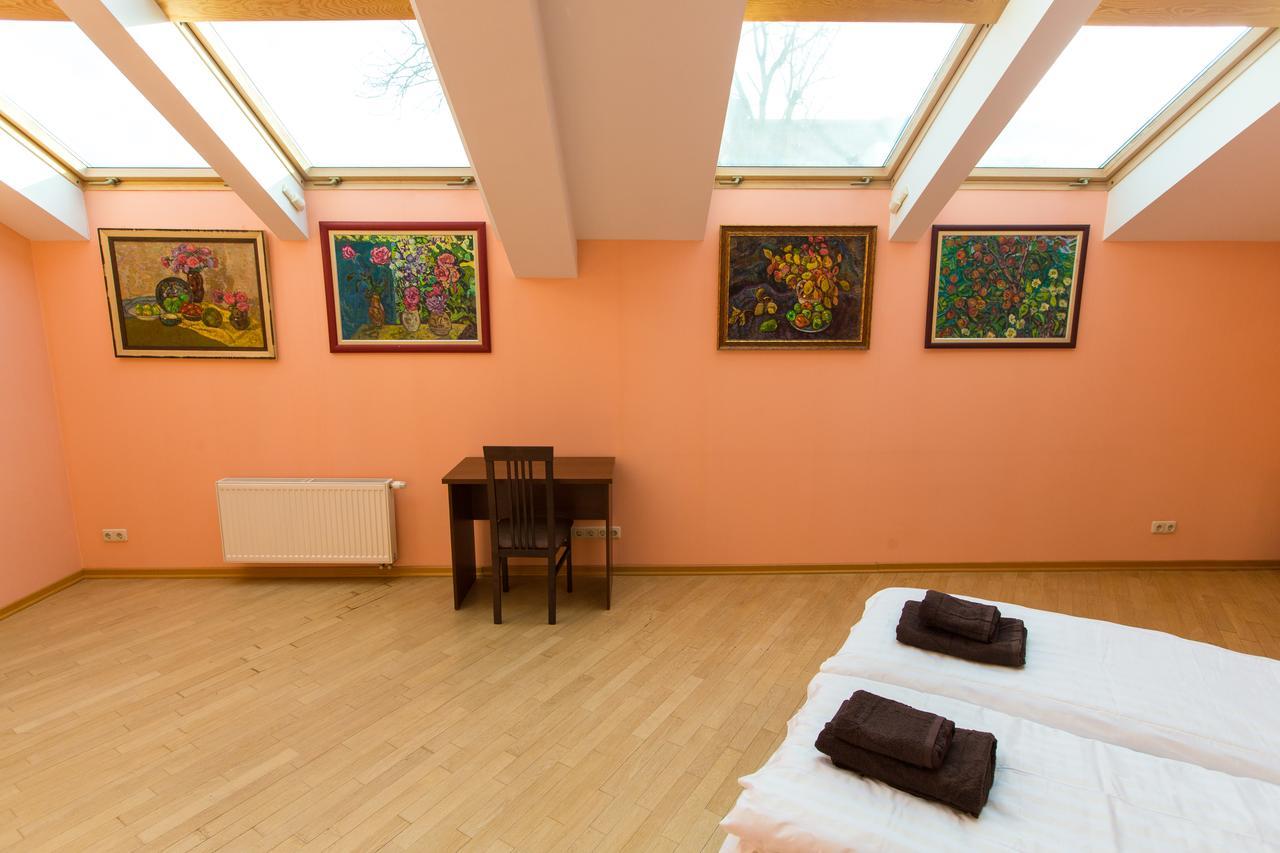 10 Rooms Лвив Екстериор снимка