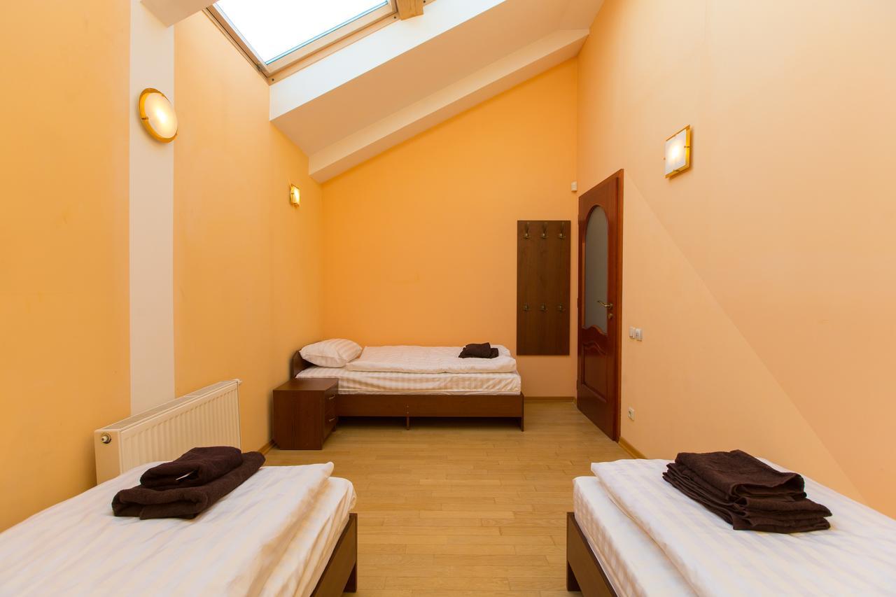 10 Rooms Лвив Екстериор снимка
