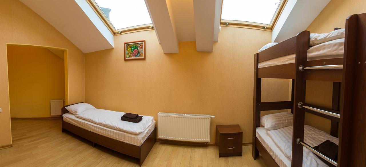 10 Rooms Лвив Екстериор снимка